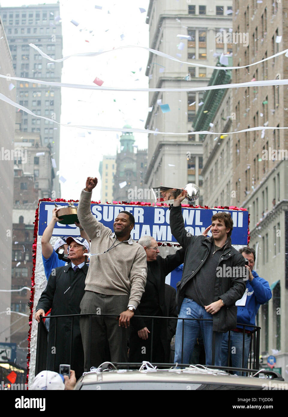 Michael strahan and tom coughlin hi-res stock photography and images - Alamy