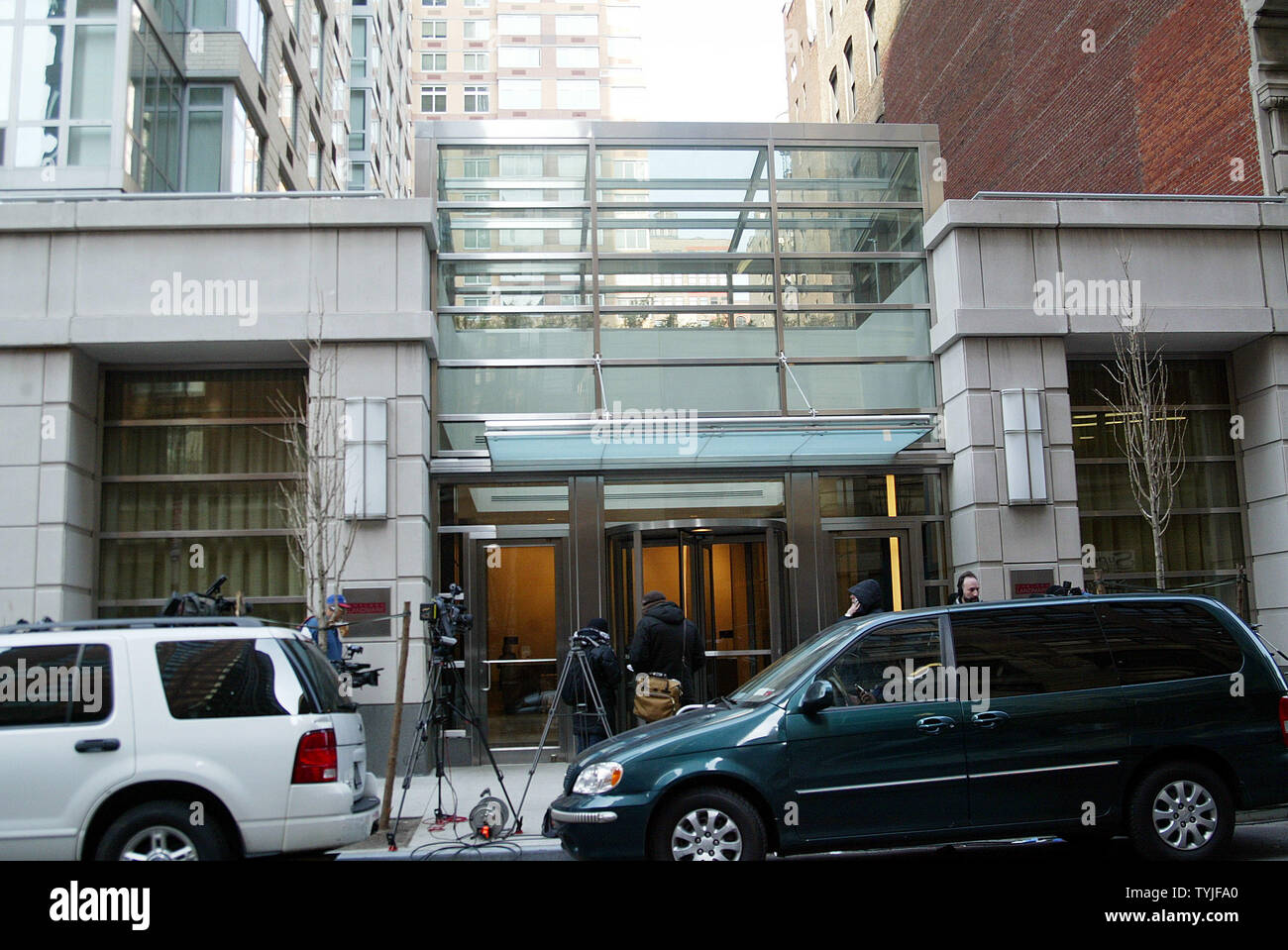 The Exterior of the Chelsea Landmark building on W. 25th Street is pictured in New York on March 13, 2008. The building is where Ashley Alexandra Dupre, aka 'Kristen' lives, the last call girl to spend the night with New York Governor Eliot Spitzer before he was forced to resign amid an FBI probe into his involvement in a prostitution ring.   (UPI Photo/Laura Cavanaugh) Stock Photo