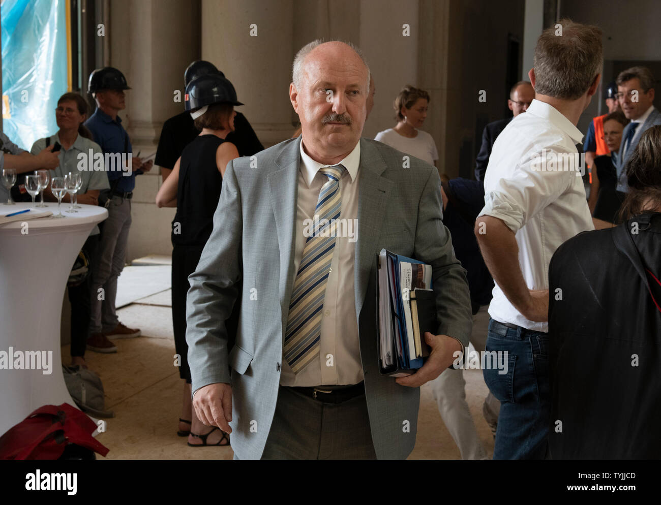 News conference government buildings hi-res stock photography and images -  Page 2 - Alamy