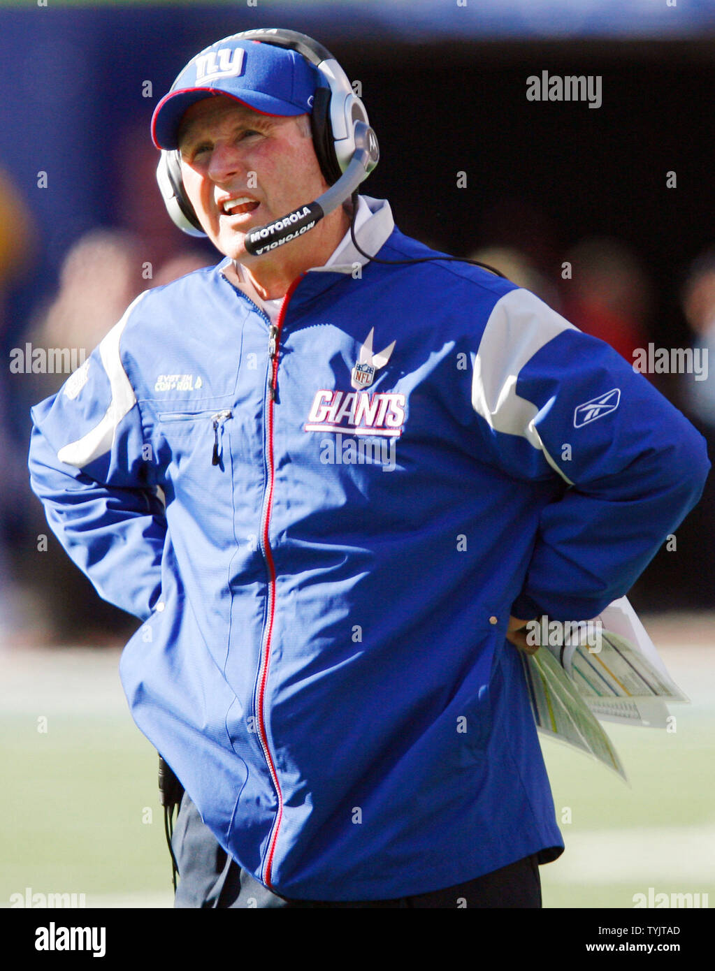 New York Giants wide receiver Plaxico Burress and head coach Tom Coughlin  have an arguement on the sidelines in week 13 at Giants Stadium in East  Rutherford, New Jersey on December 4