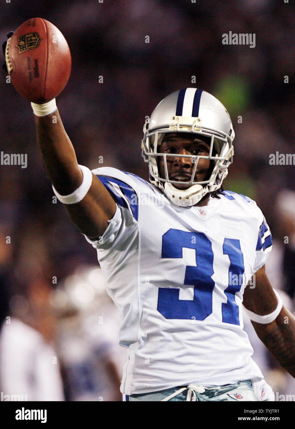 Former Dallas Cowboys CB Mike Jenkins plays well Thursday for