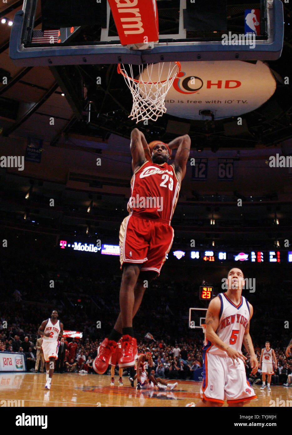Lebron james madison square garden hot sale