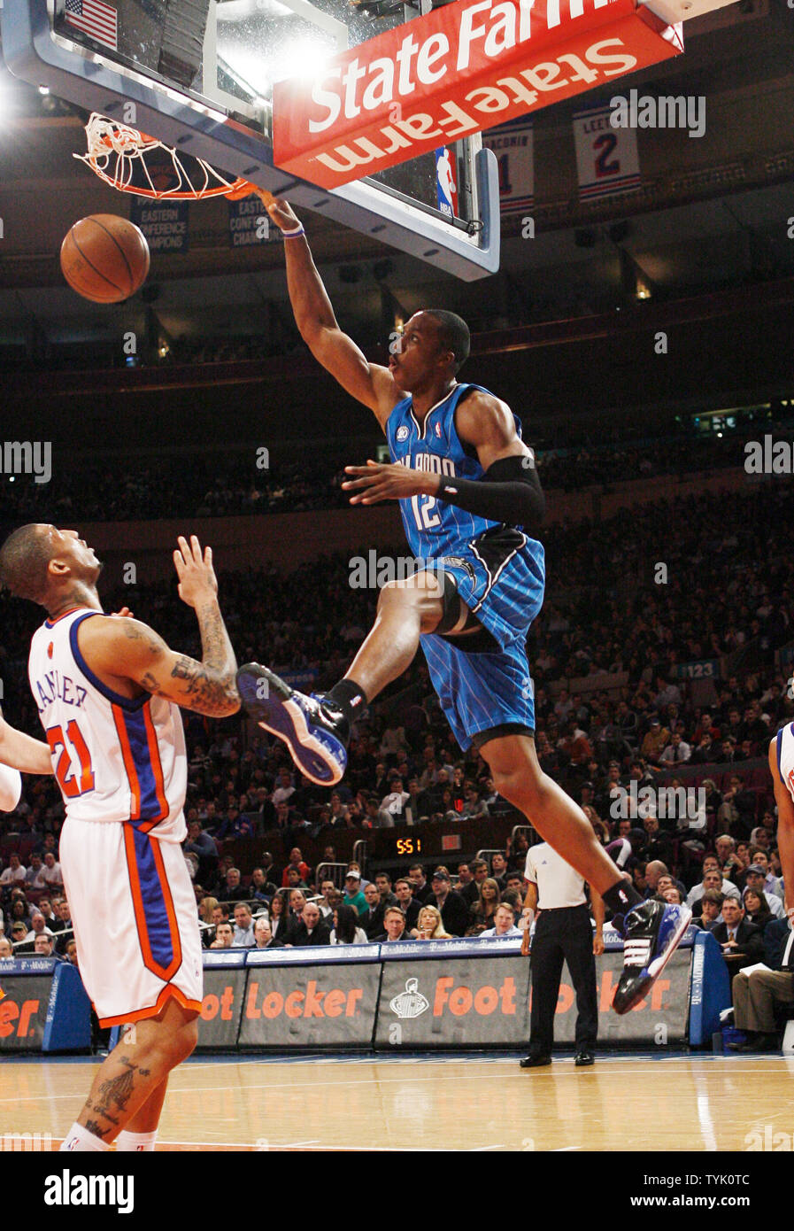 dwight howard 12 foot dunk