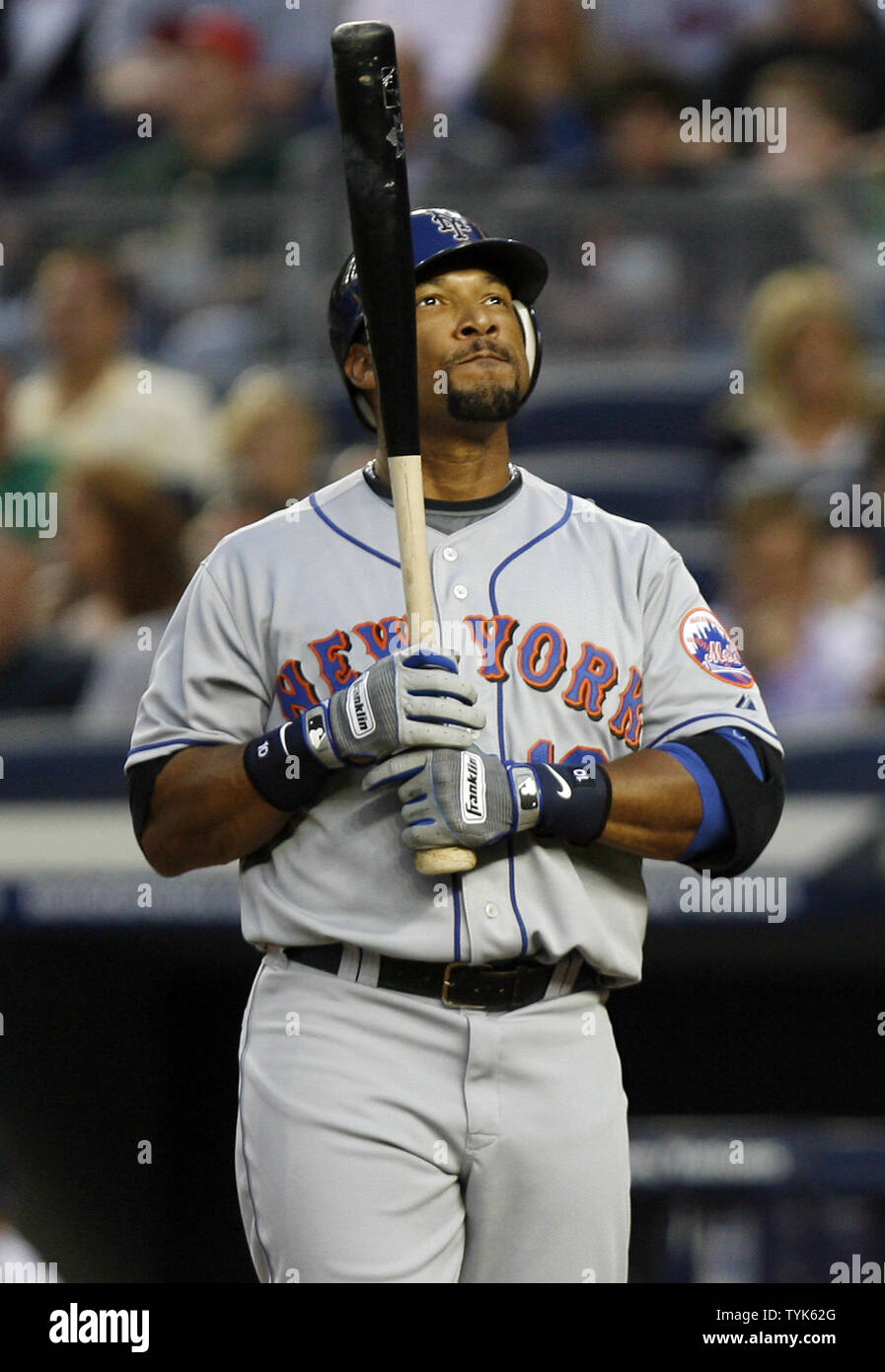 New York Mets Gary Sheffield reacts after taking a pitch for a