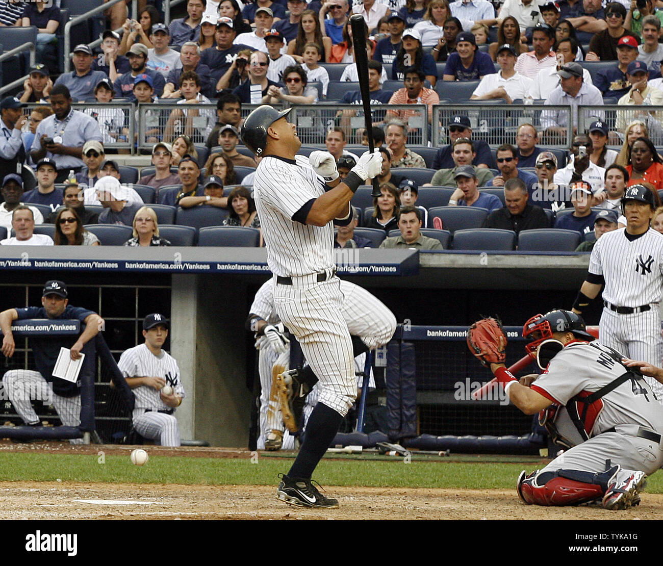 New York Yankees defeat Boston Red Sox 5-0