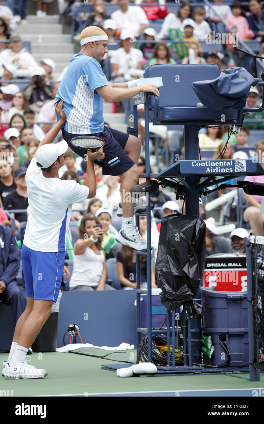 Will Ferrell R Gets Assistance Climbing Into Judges Chair