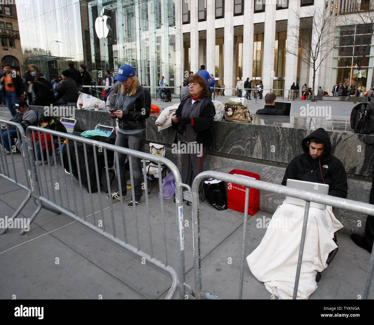 Apple store in dallas hi-res stock photography and images - Alamy