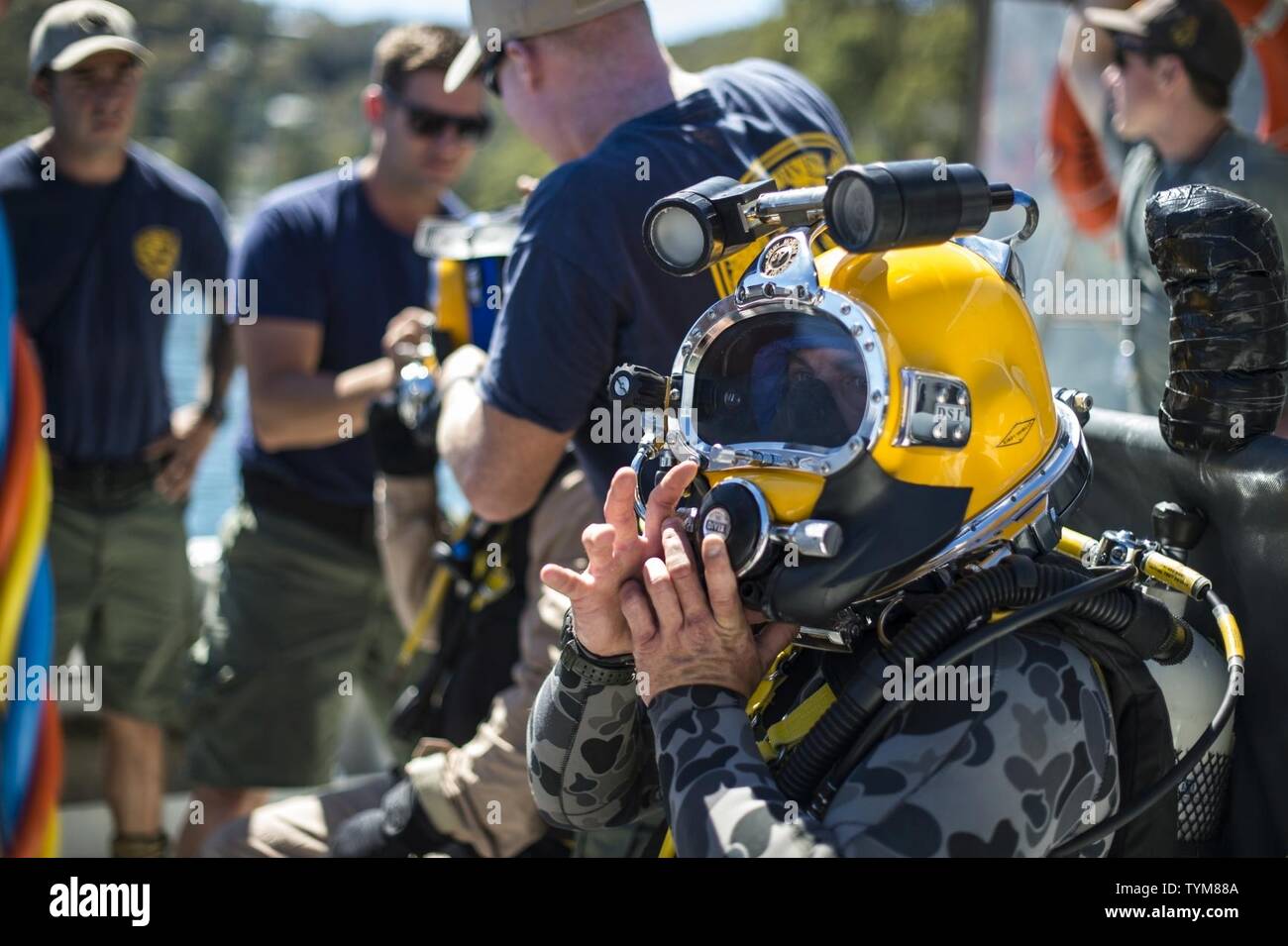 Mobile Diving Salvage Unit One Mdsu 1 High Resolution Stock Photography and Images Alamy