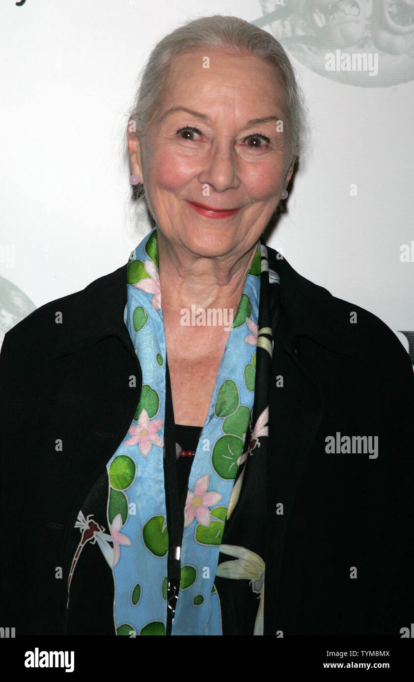 Rosemary Harris arrives for the 2011 Theatre World Awards at the August