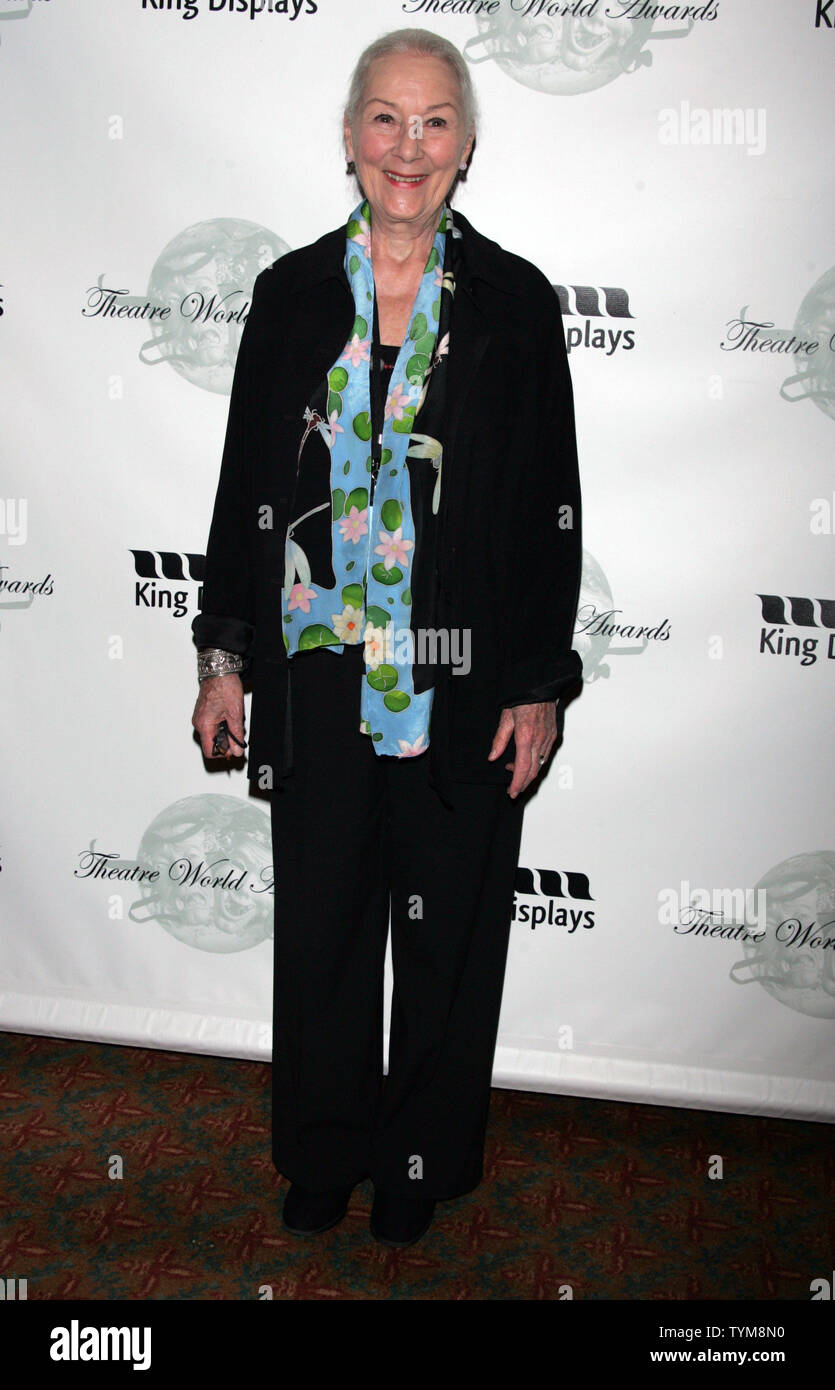 Rosemary Harris arrives for the 2011 Theatre World Awards at the August
