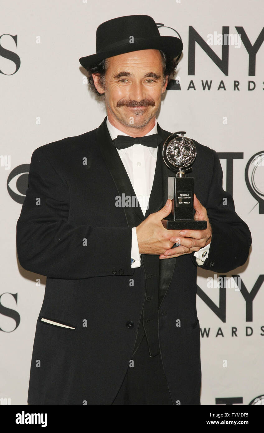 Mark rylance with his best actor award hi-res stock photography and ...