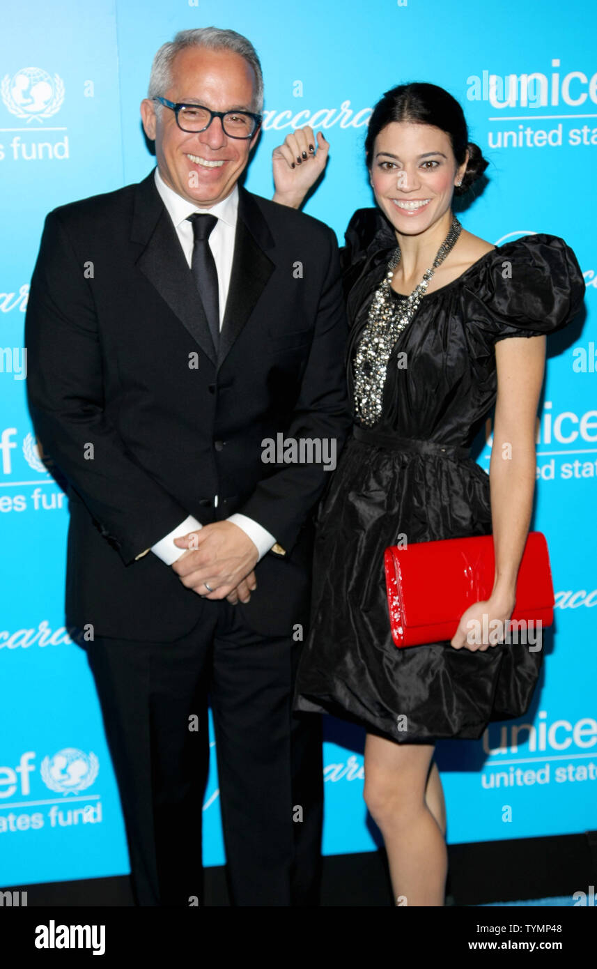 https://c8.alamy.com/comp/TYMP48/chef-geoffrey-zakarian-and-his-wife-margaret-attend-the-seventh-annual-unicef-snowflake-ball-held-at-cipriani-on-november-29-2011-in-new-york-city-upi-monika-graff-TYMP48.jpg