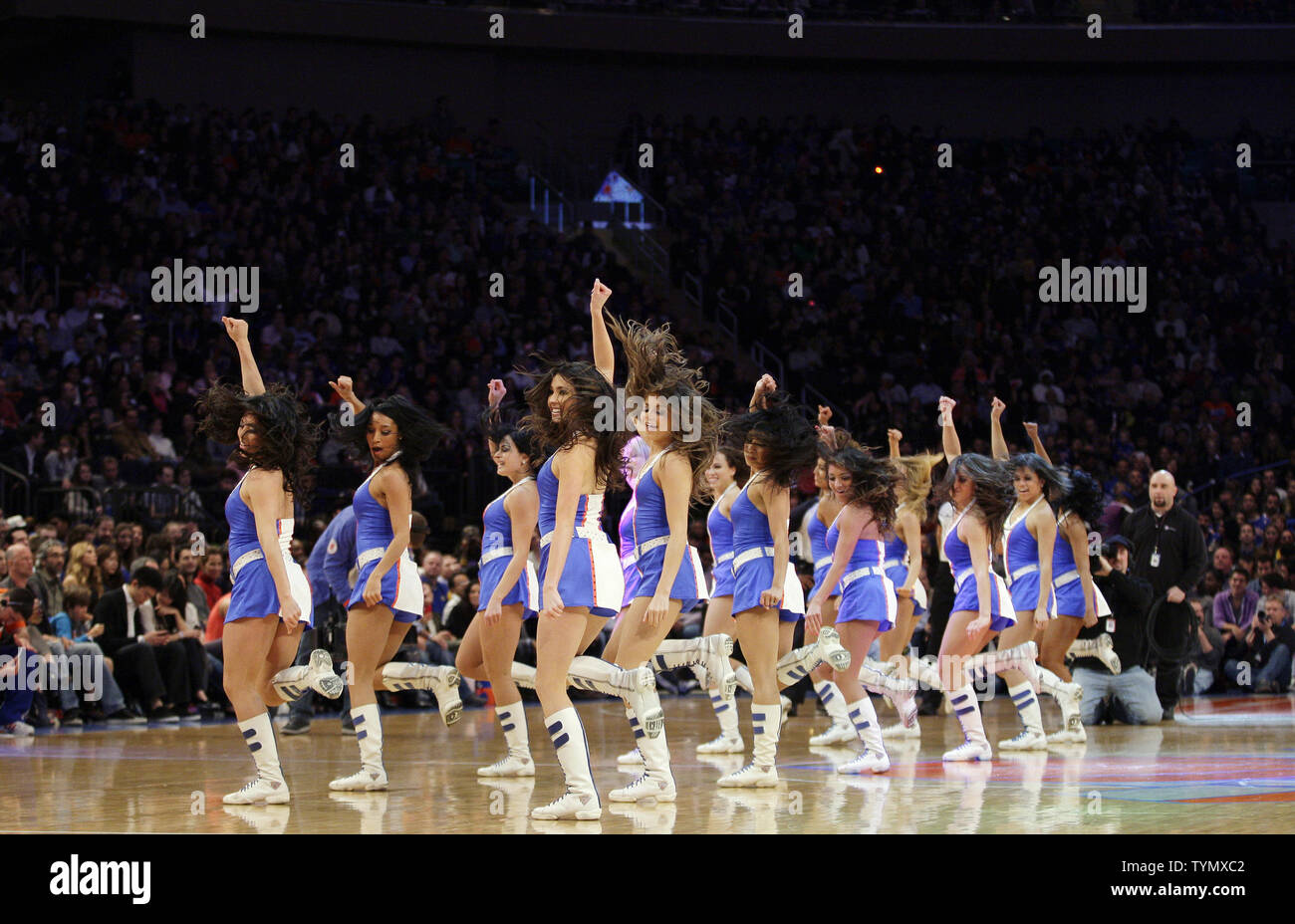 New york knicks city dancers hi-res stock photography and images