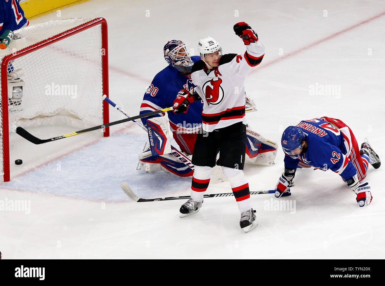 what's the score of the new jersey devils game