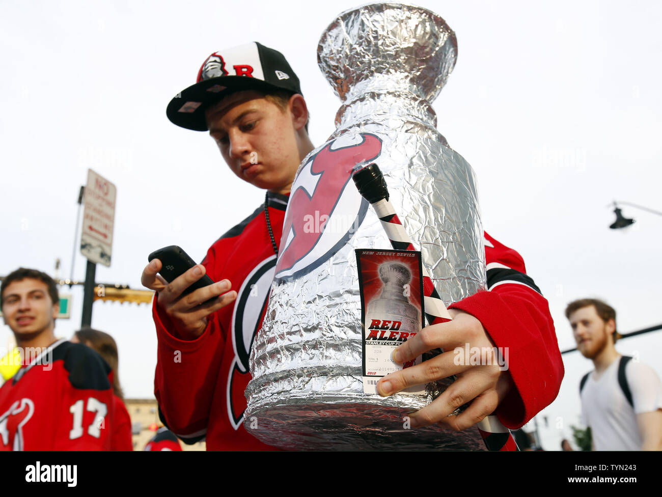 New jersey devils fans hi-res stock photography and images - Alamy