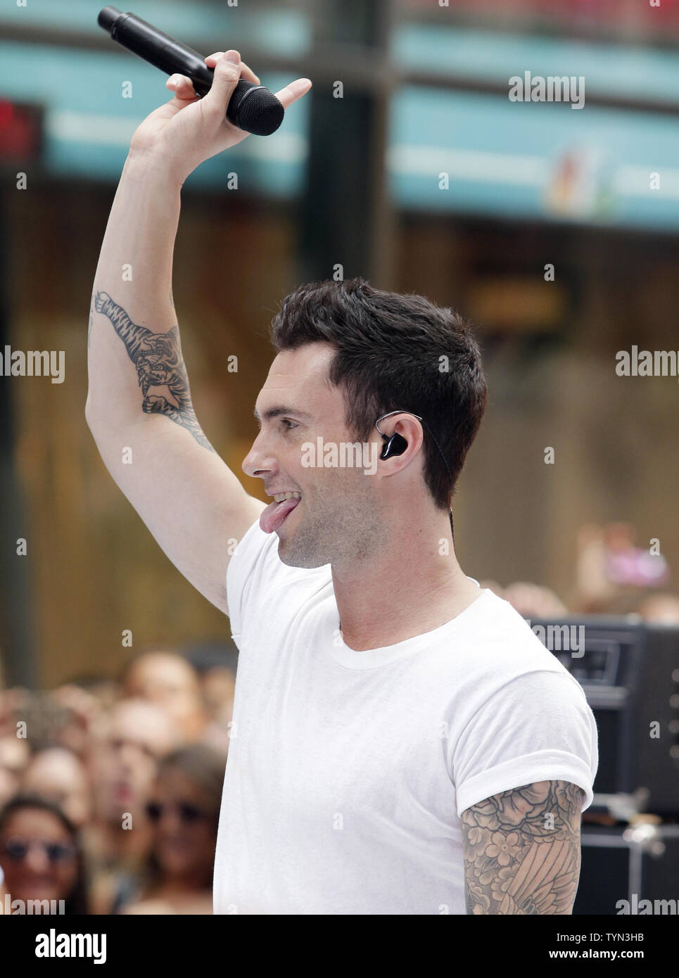 Maroon_ 5 hi-res stock photography and images - Page 11 - Alamy