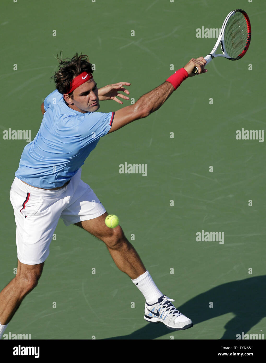 Dubai Championships 2012 Results Day 2: Andy Murray, Roger Federer Advance  