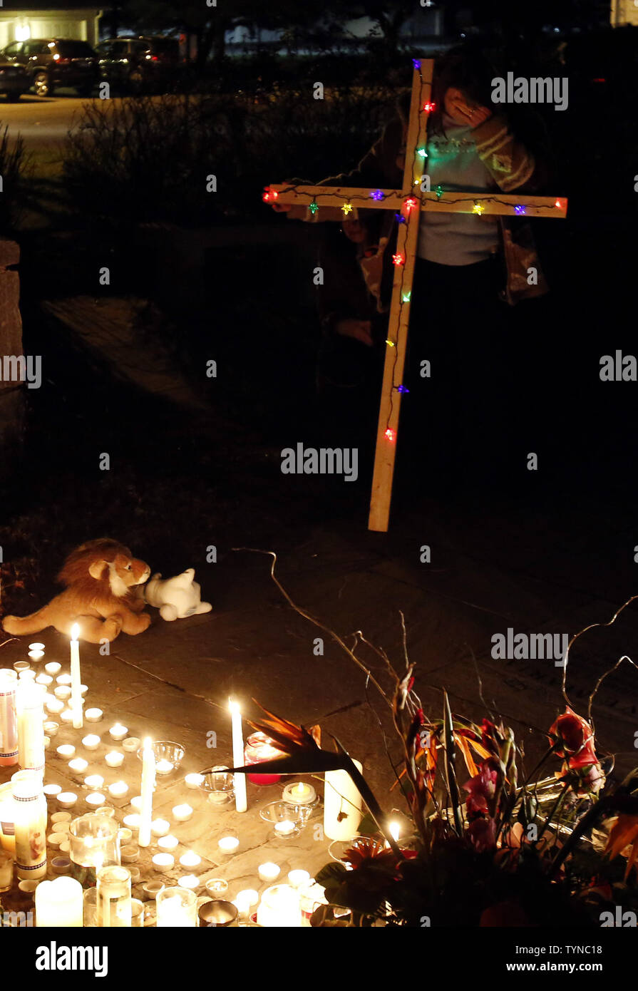 People church candles outside hi-res stock photography and images - Alamy People church candles outside hi-res stock photography and images - Alamy