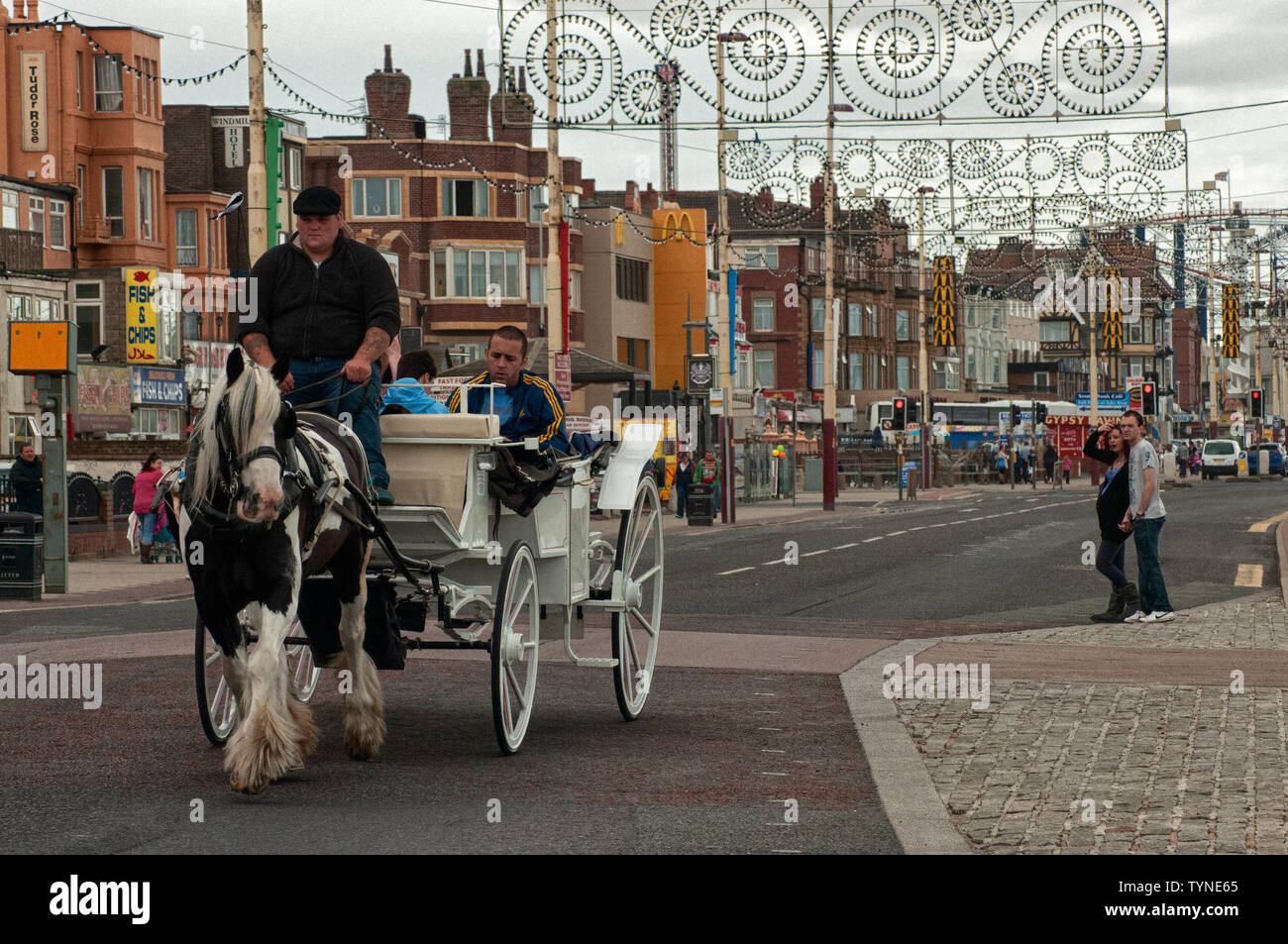 Horse and carriage ride along Blackpool seafront Stock Photo Alamy