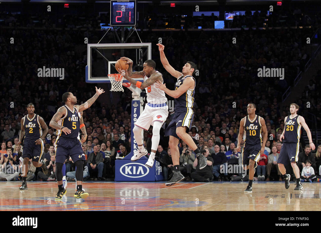 Enes kanter hi-res stock photography and images - Alamy