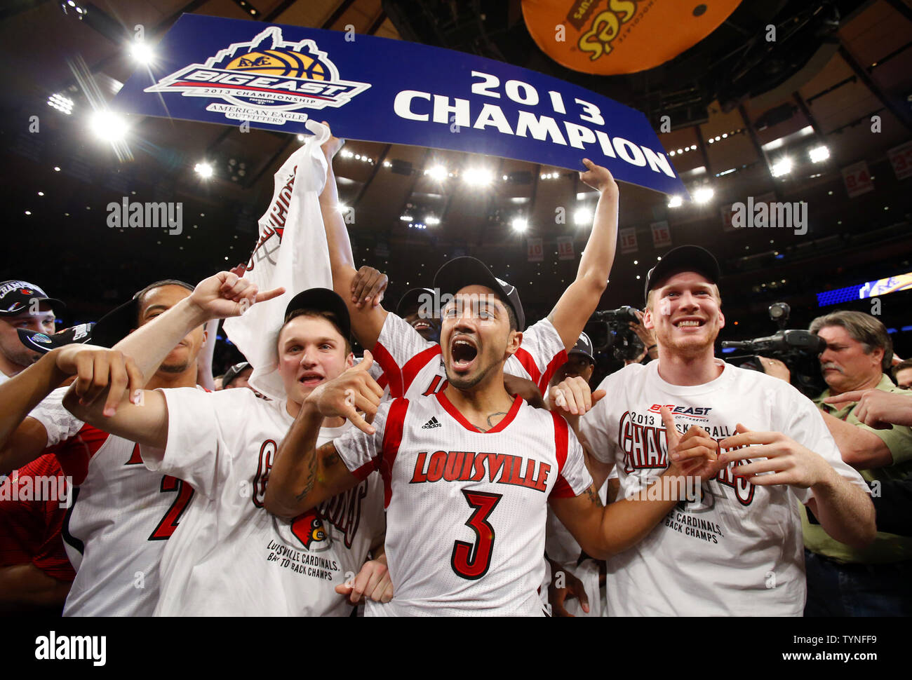 Photo: Louisville Cardinals Peyton Siva at the NCAA Big East Men's  Basketball Championship Finals in New York - NYP20110312105 
