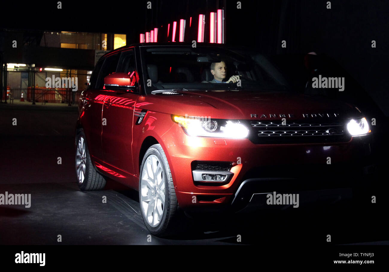 2013 range rover in hi-res stock photography and images - Alamy