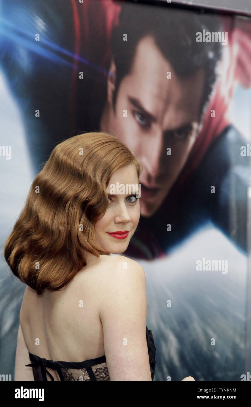 Amy Adams On Set For Superman 'Man Of Steel' (PHOTOS)