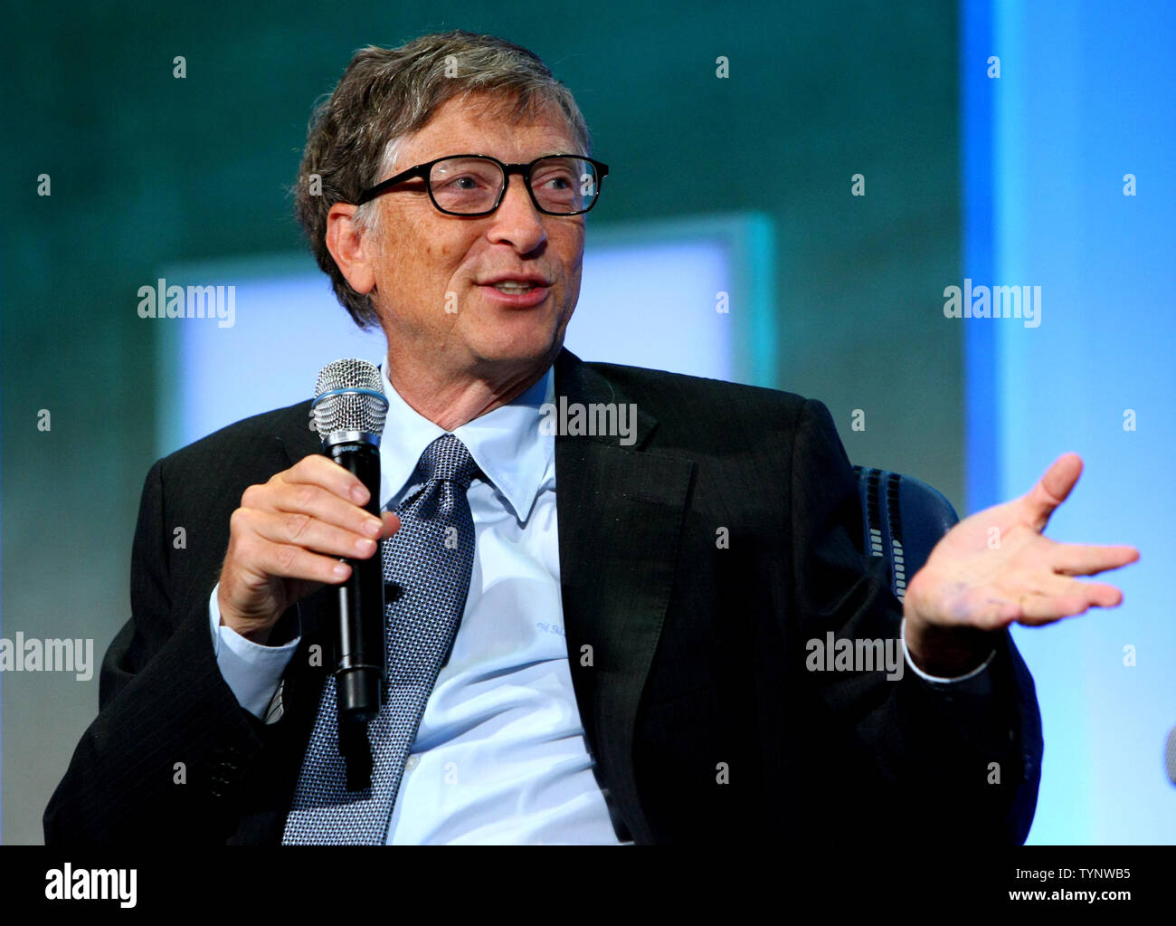 Билл гейтс 1955. Билл гейтс (28 октября 1955). Билл гейтс 2002. Билл гейтс портрет. Билл гейтс фото в полный рост.