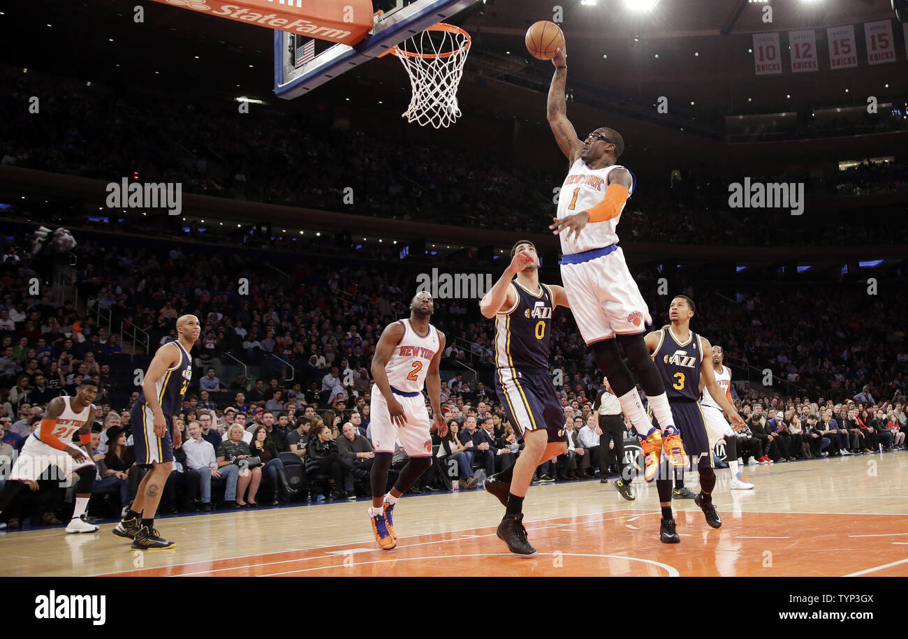 Photo: New York Knicks Amar'e Stoudemire dunks at Madison Square Garden in  New York - NYP20110124108 