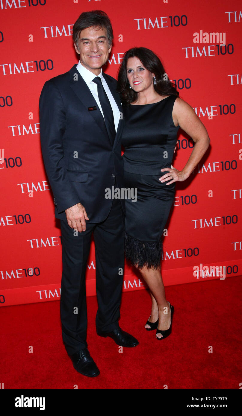 Dr oz wife lisa oz hi-res stock photography and images - Alamy