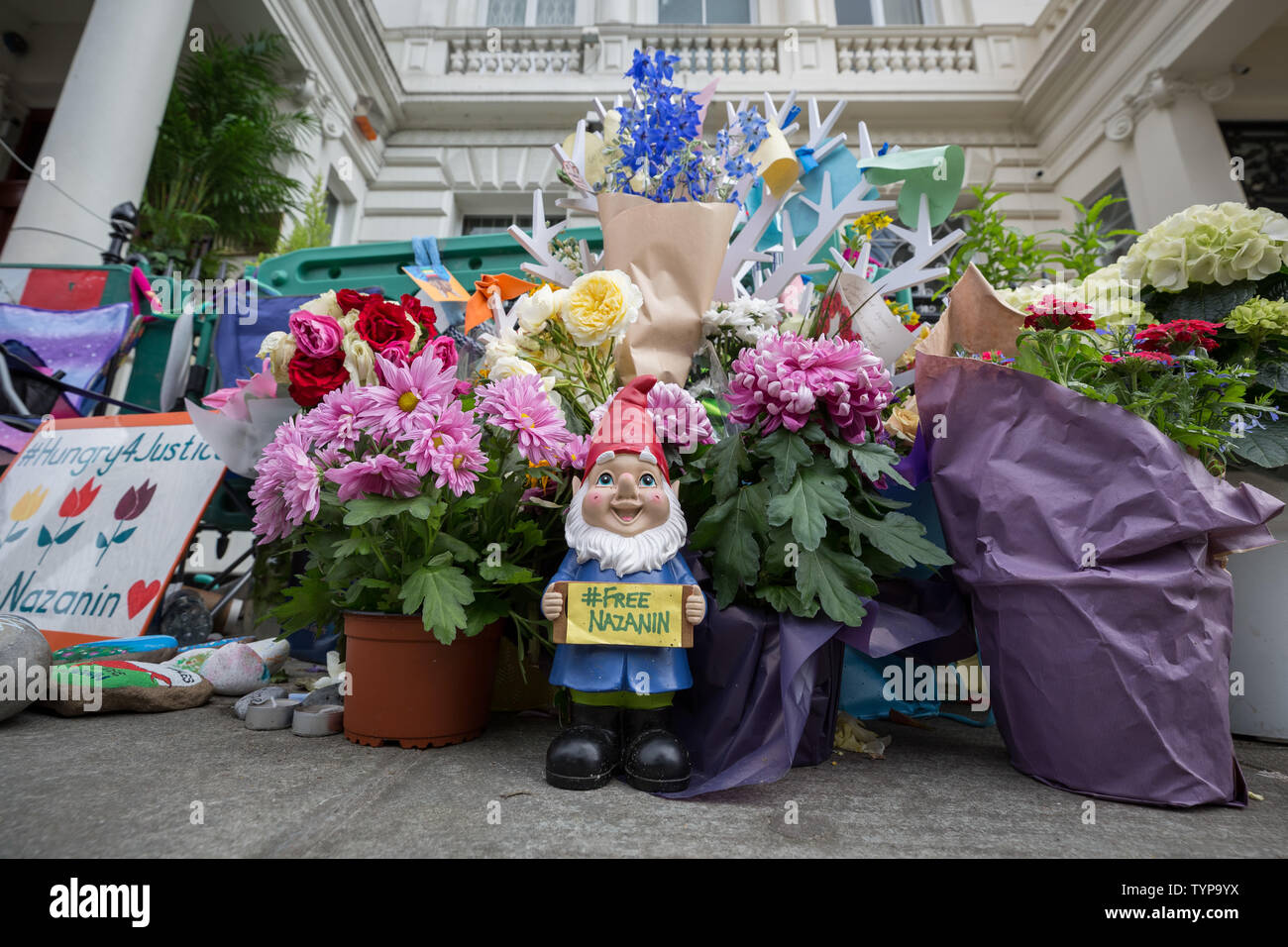 London, UK. 26th June 2019. Richard Ratcliffe, hunger strike day 12 in support of his wife: Nazanin Zaghari-Ratcliffe outside the Embassy of Iran. Credit: Guy Corbishley/Alamy Live News Stock Photo