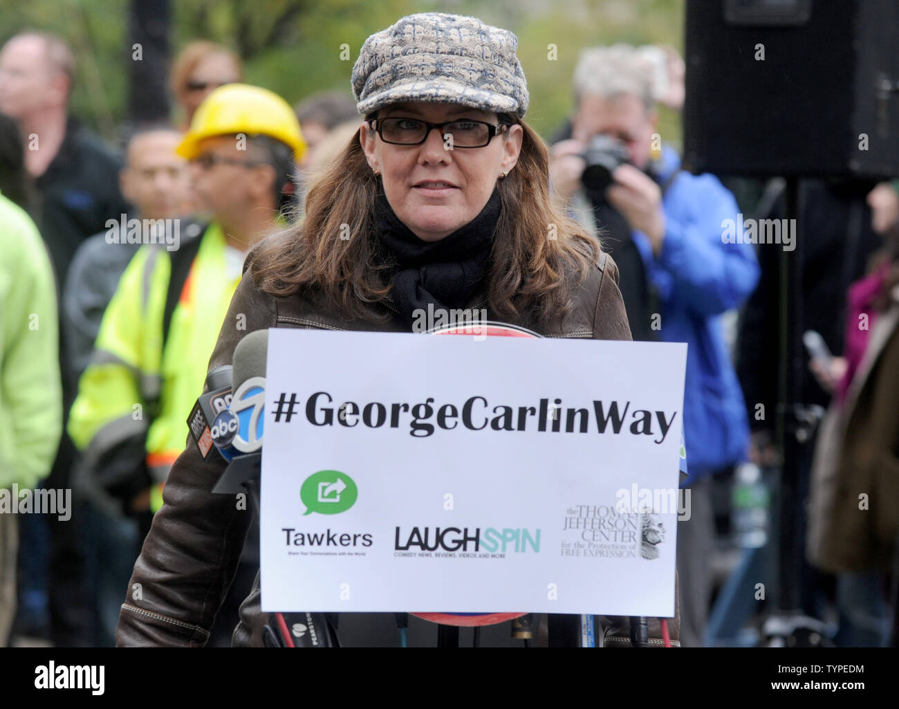 Kelly Carlin speaks at the George Carlin Way Unveiling Ceremony in New York City on October 22, 2014. During a special ceremony Wednesday afternoon, a sign went up on the block naming it 'George Carlin Way'.  The late comedian grew up on West 121st Street between Broadway and Amsterdam in Morningside Heights.       UPI/Dennis Van Tine Stock Photo