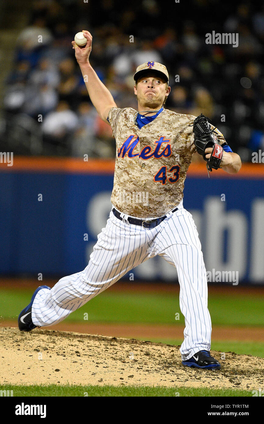 New York Mets relief pitcher Addison Reed (43) throws in the7th inning ...