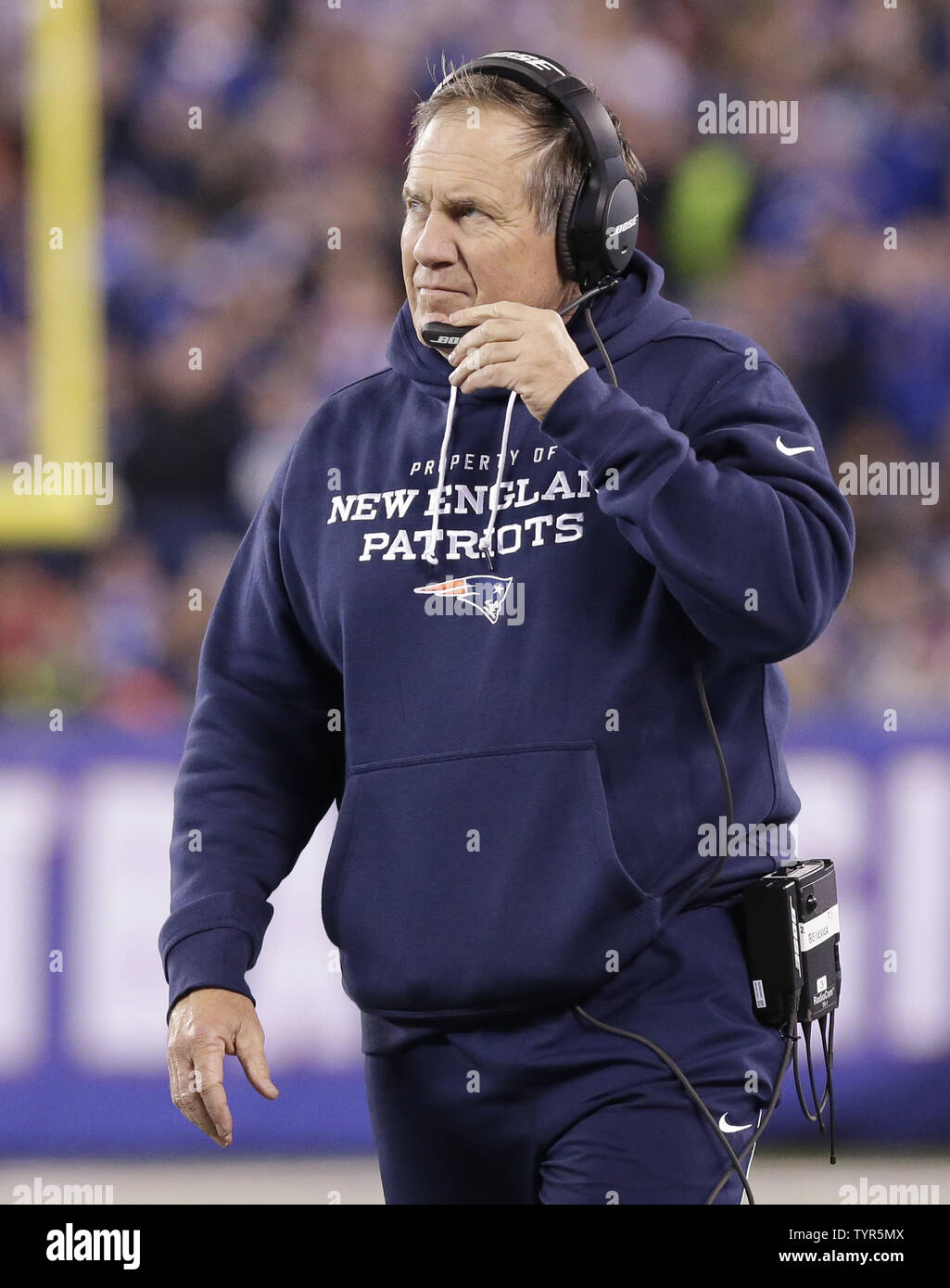 Bill belichick sideline hi-res stock photography and images - Alamy