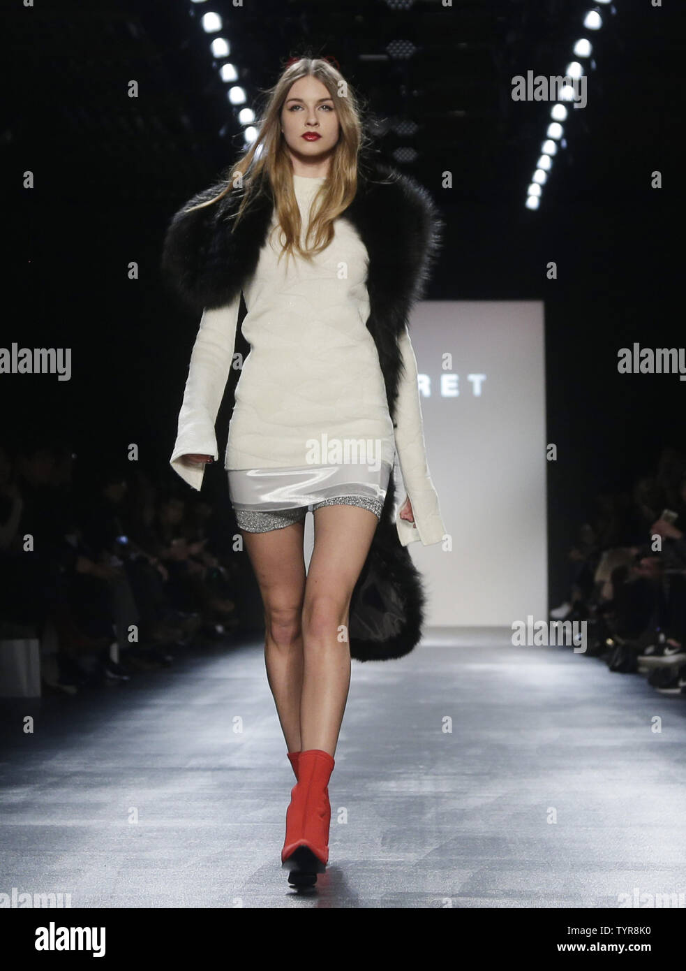 Page 3 Korea Fashion Week High Resolution Stock Photography And Images Alamy