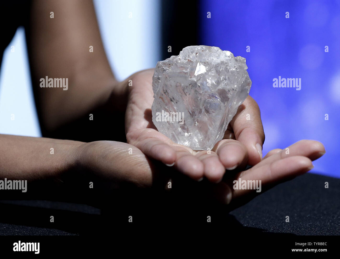 discovered large rough diamond