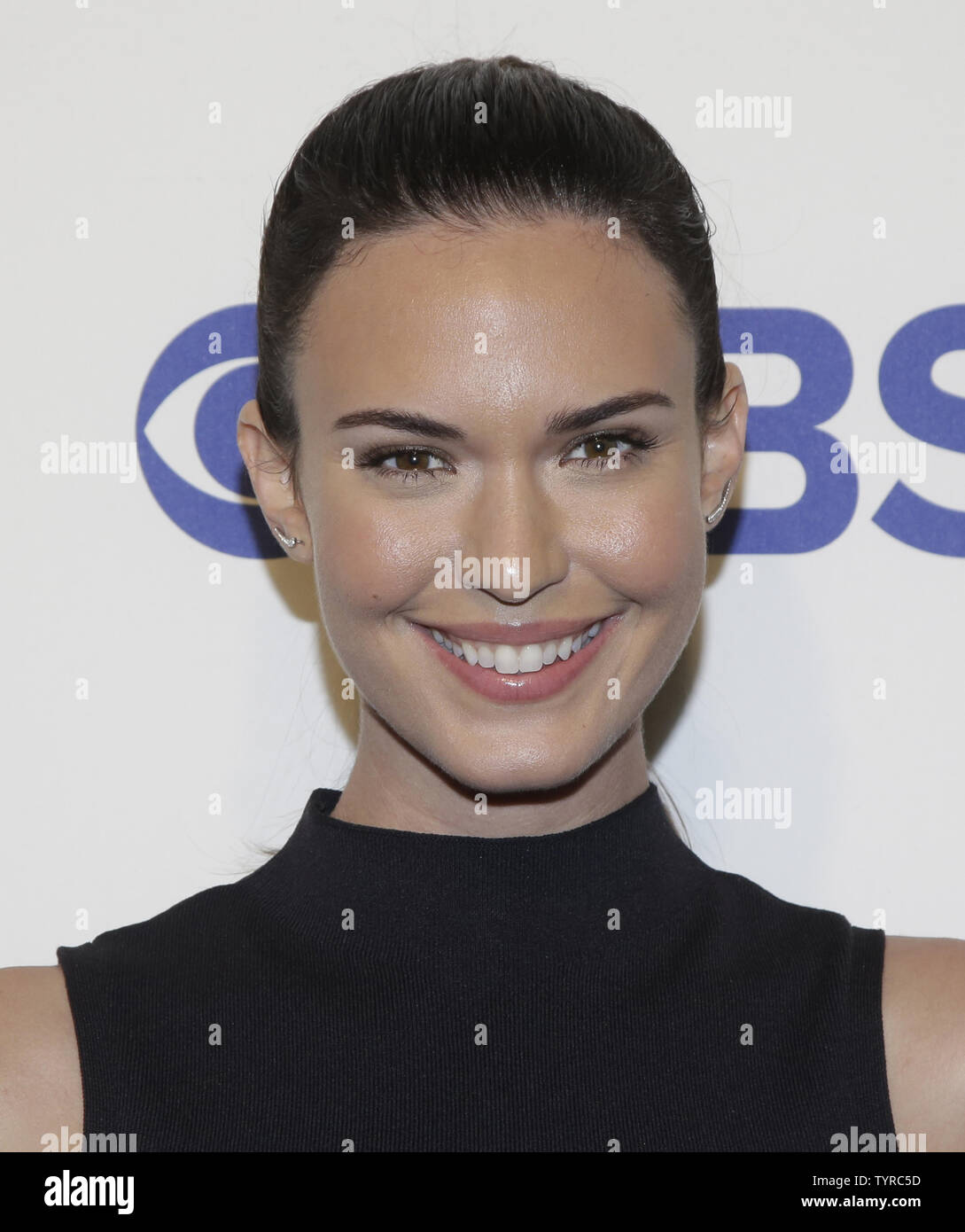Odette Annable arrives on the red carpet at the 2016 CBS Upfront at Oak ...