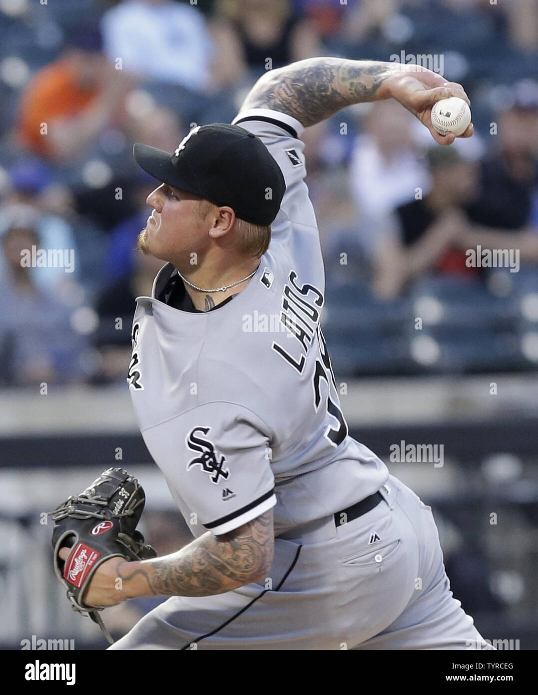 Chicago White Sox pitcher Mat Latos throws against the Minnesota Twins in  the first inning of a baseball game Thursday, April 14, 2016, in  Minneapolis. (AP Photo/Jim Mone Stock Photo - Alamy