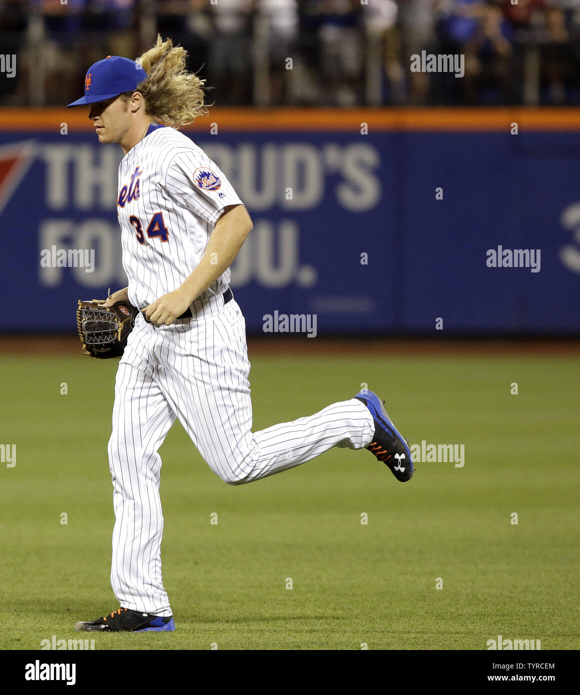 New York Mets pitcher Noah Syndergaard comes out of the bull pen to