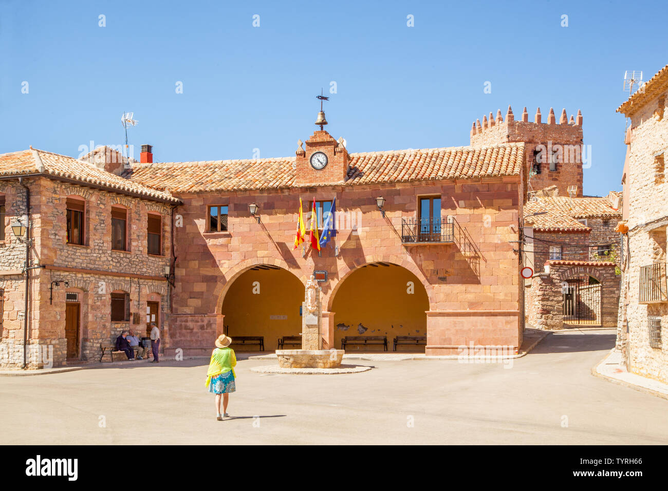 View of the La Plaza Mayor in the medieval Spanish village of Pozondón in the  province of Teruel, Spain Stock Photo