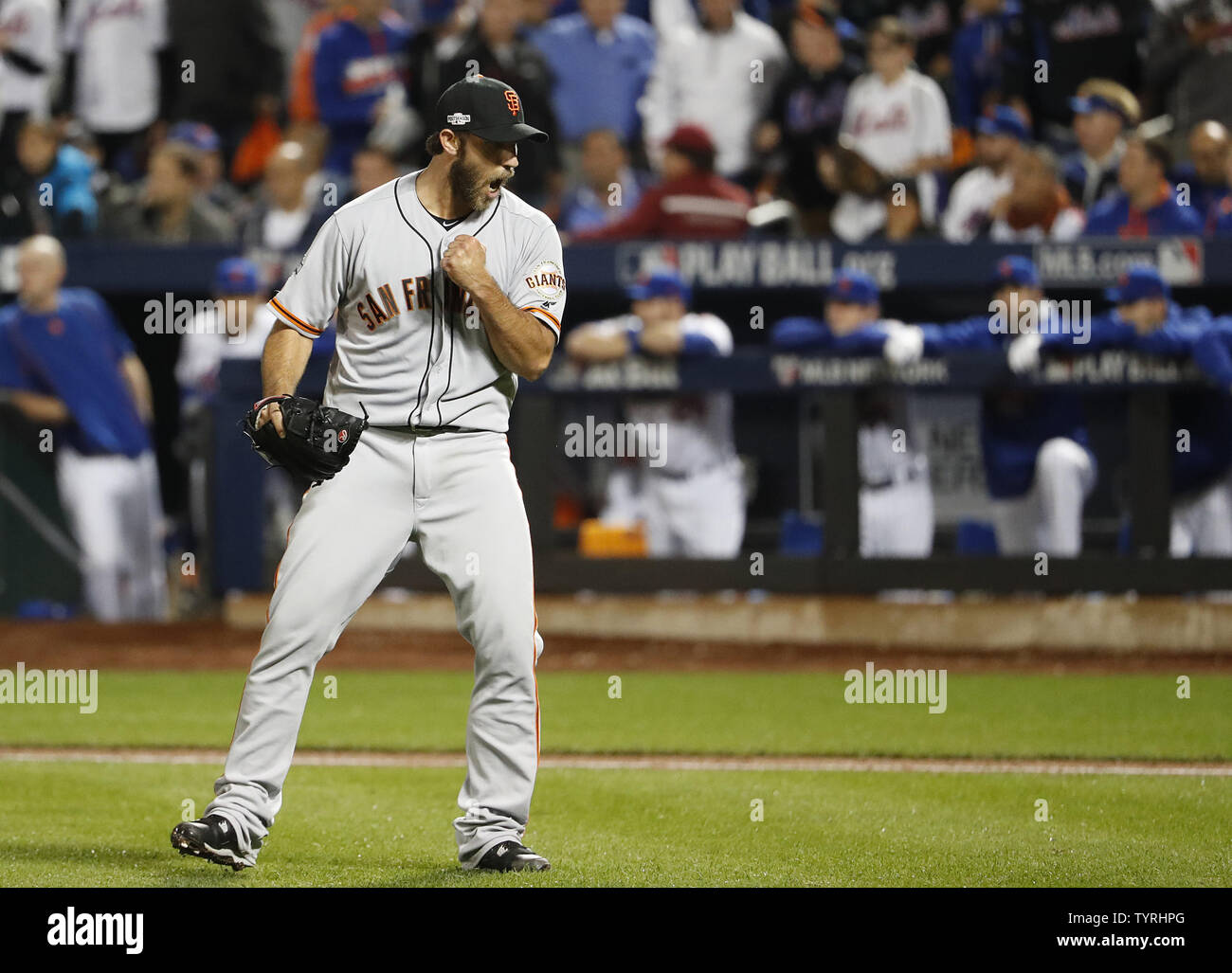 Madison Bumgarner welcomed warmly by Giants fans