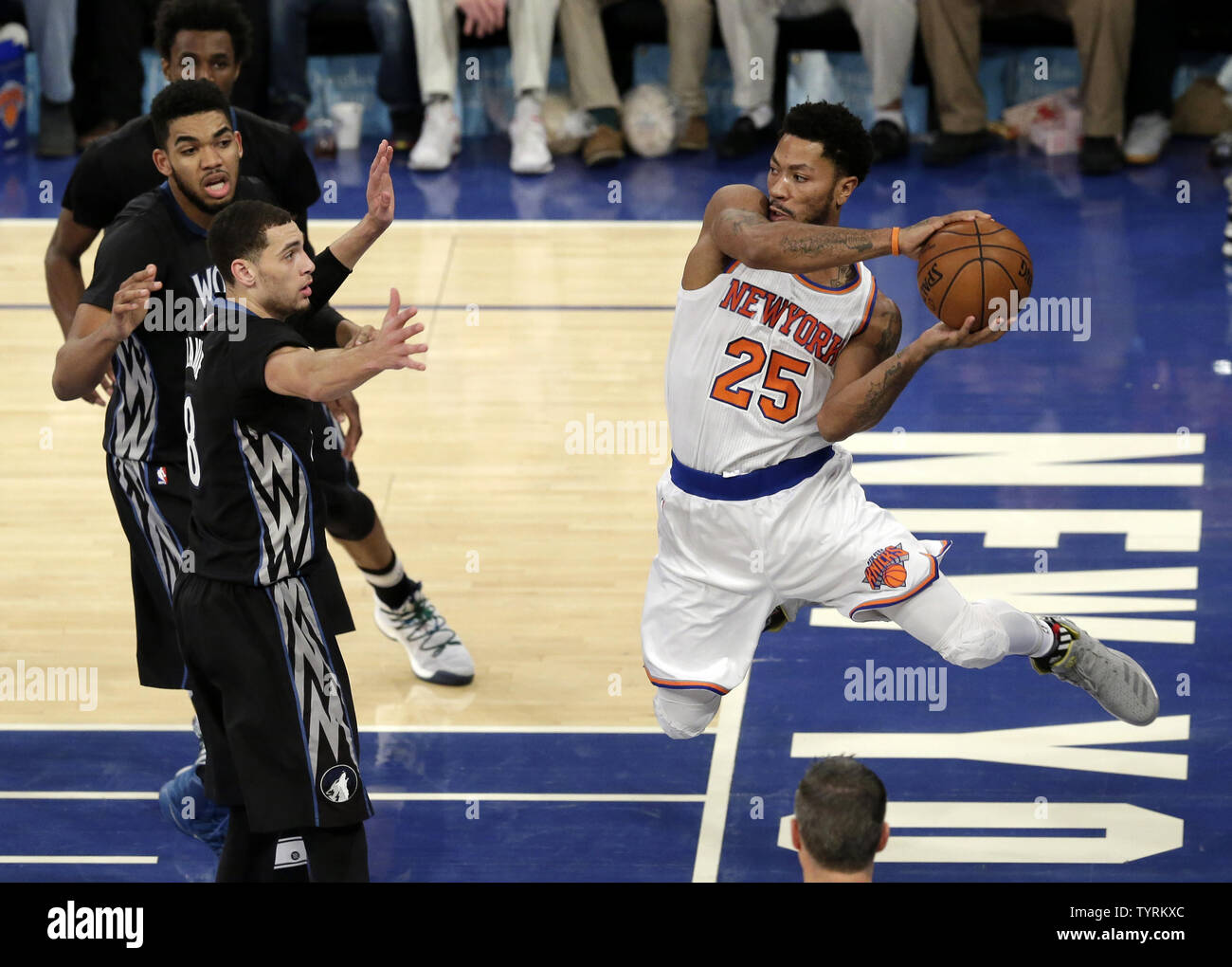 derrick rose basket