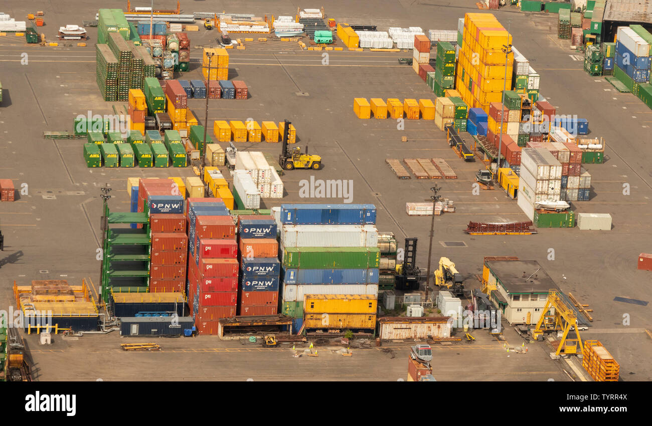 aerial view of containers in Alaska Marine Lines and Sea-Pac Service Co depot, 6100 W Marginal Way SW, Seattle, WA 98106 Stock Photo