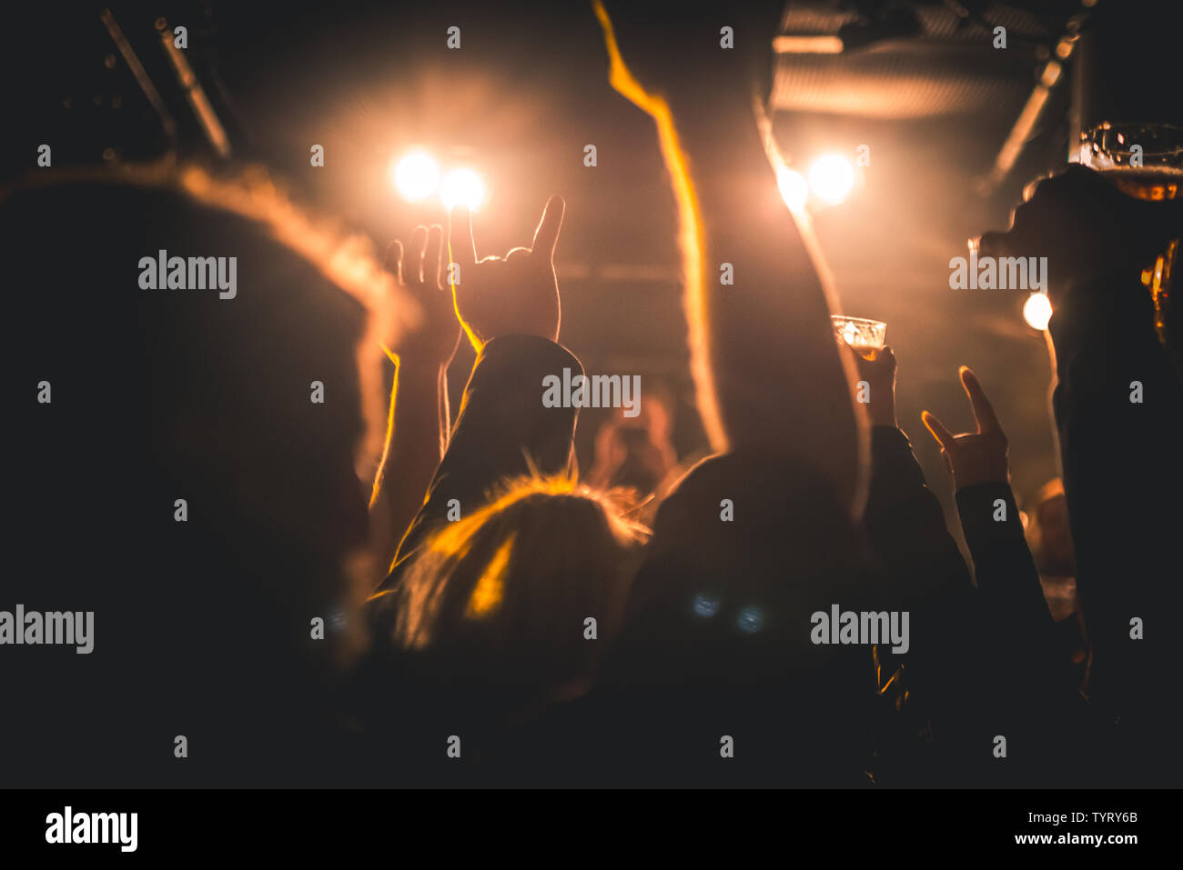 Nightclub crowd hands in the air hi-res stock photography and images ...