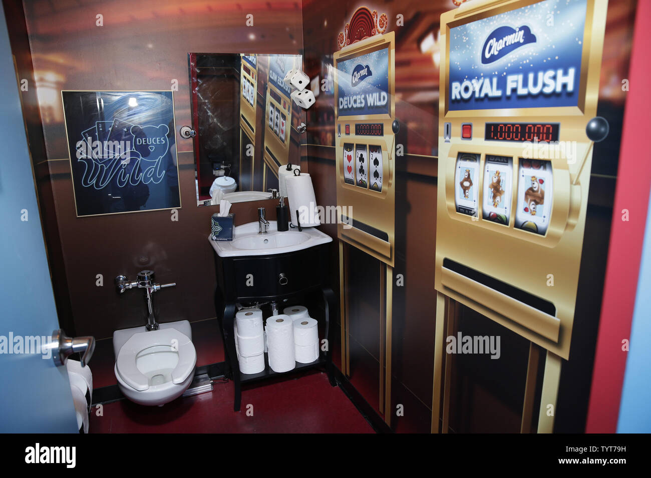 000 public toilet toilet hires stock photography and images Alamy