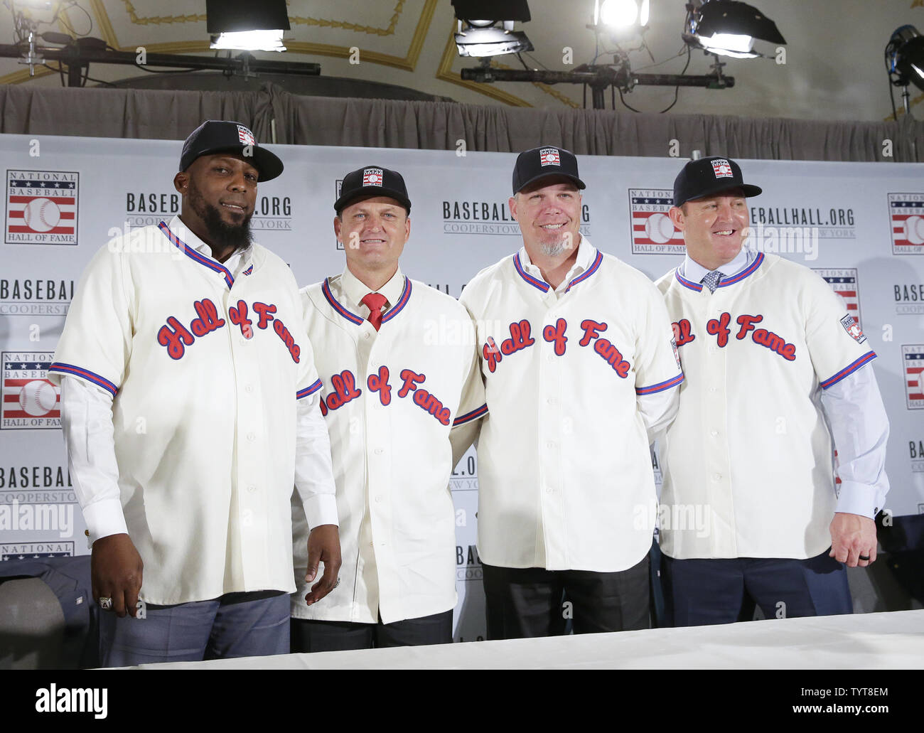 trevor hoffman hall of fame jersey