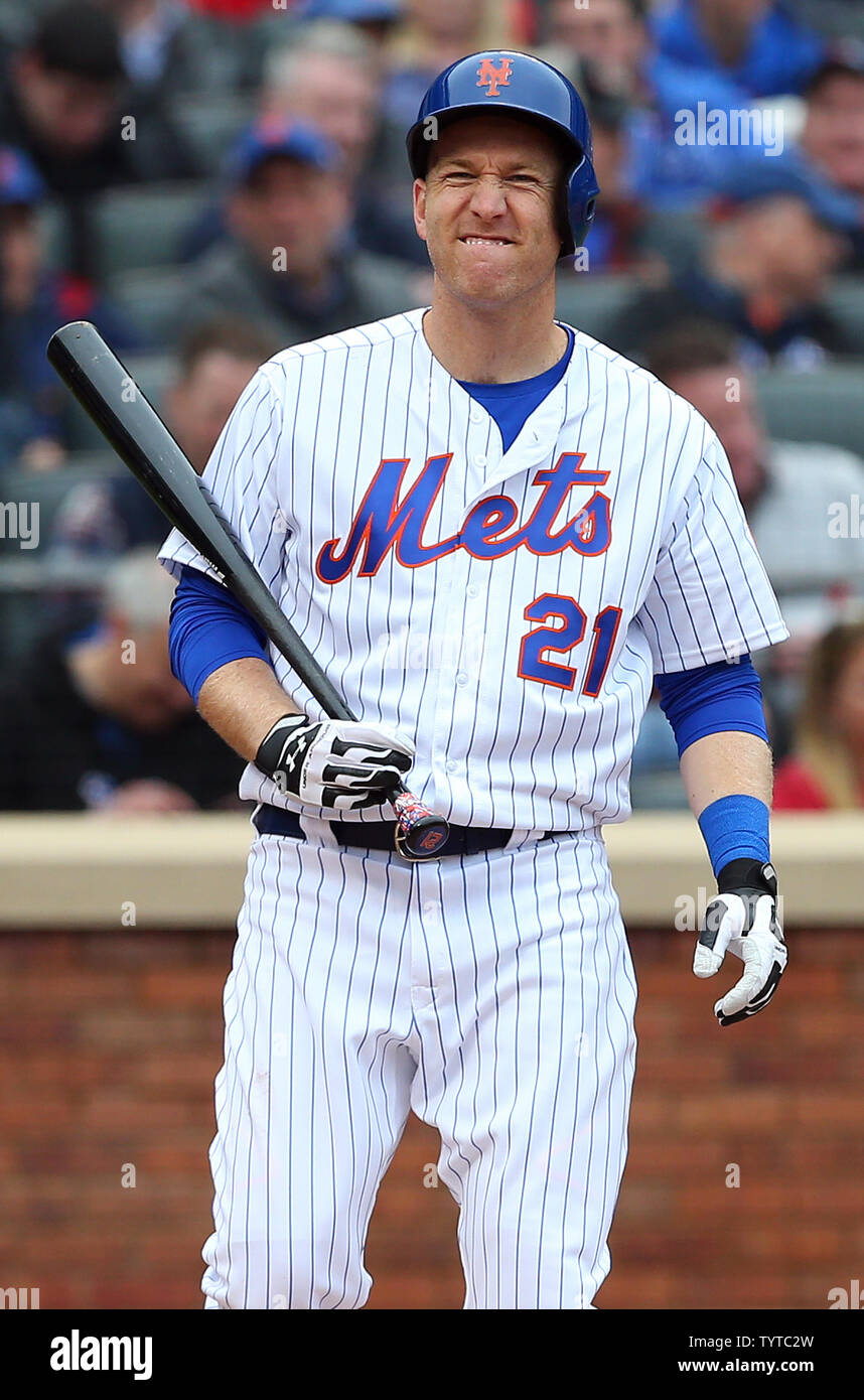 New York Mets' Todd Frazier bats during a baseball game against