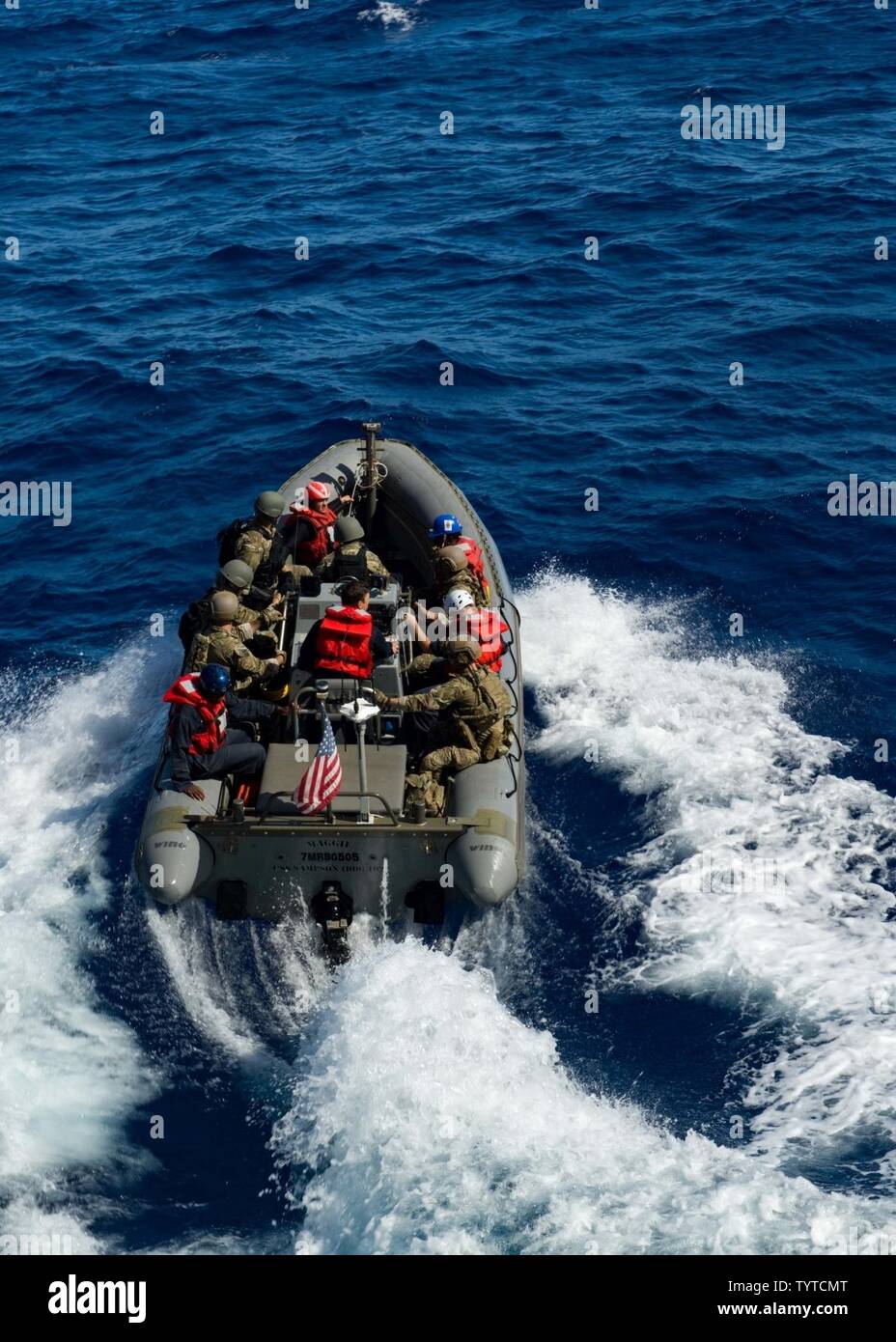PACIFIC OCEAN (Nov. 27, 2016) U.S. Coast Guard personnel and U.S. Navy ...