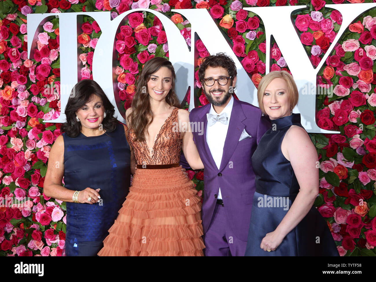 Sara Bareilles and Josh Groban arrive on the red carpet at the 72nd