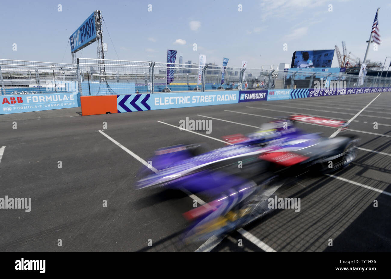 Cars race around the track during qualifying rounds at the FIA Formula ...